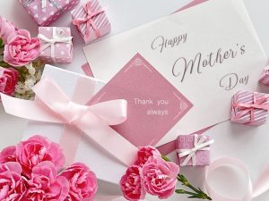 【母の日のプレゼント】花以外のおすすめは？喜ばれるアイデアをご紹介！
