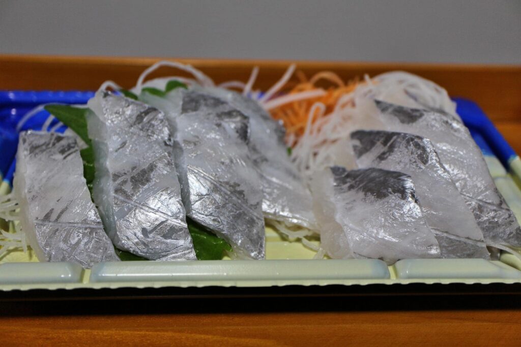 タチウオ（太刀魚）：6～10月