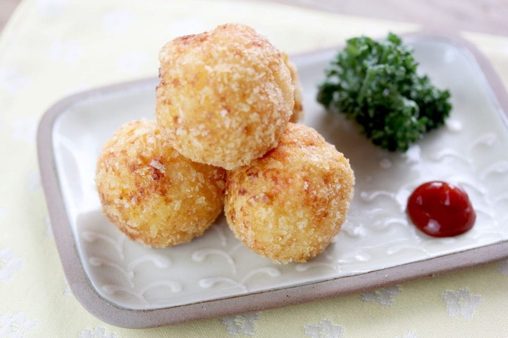 サーモンクリームまんまるコロッケ