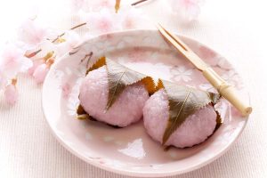 桜餅の葉っぱは食べられる？葉で巻く意味や簡単レシピを紹介