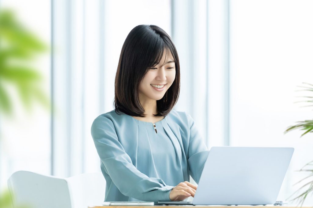 仕事中の女性