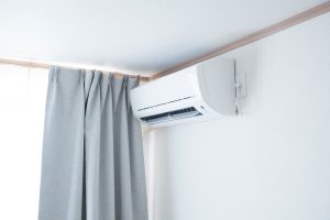 エアコンの暖房が臭い原因は？ホコリやカビの対処法と掃除方法