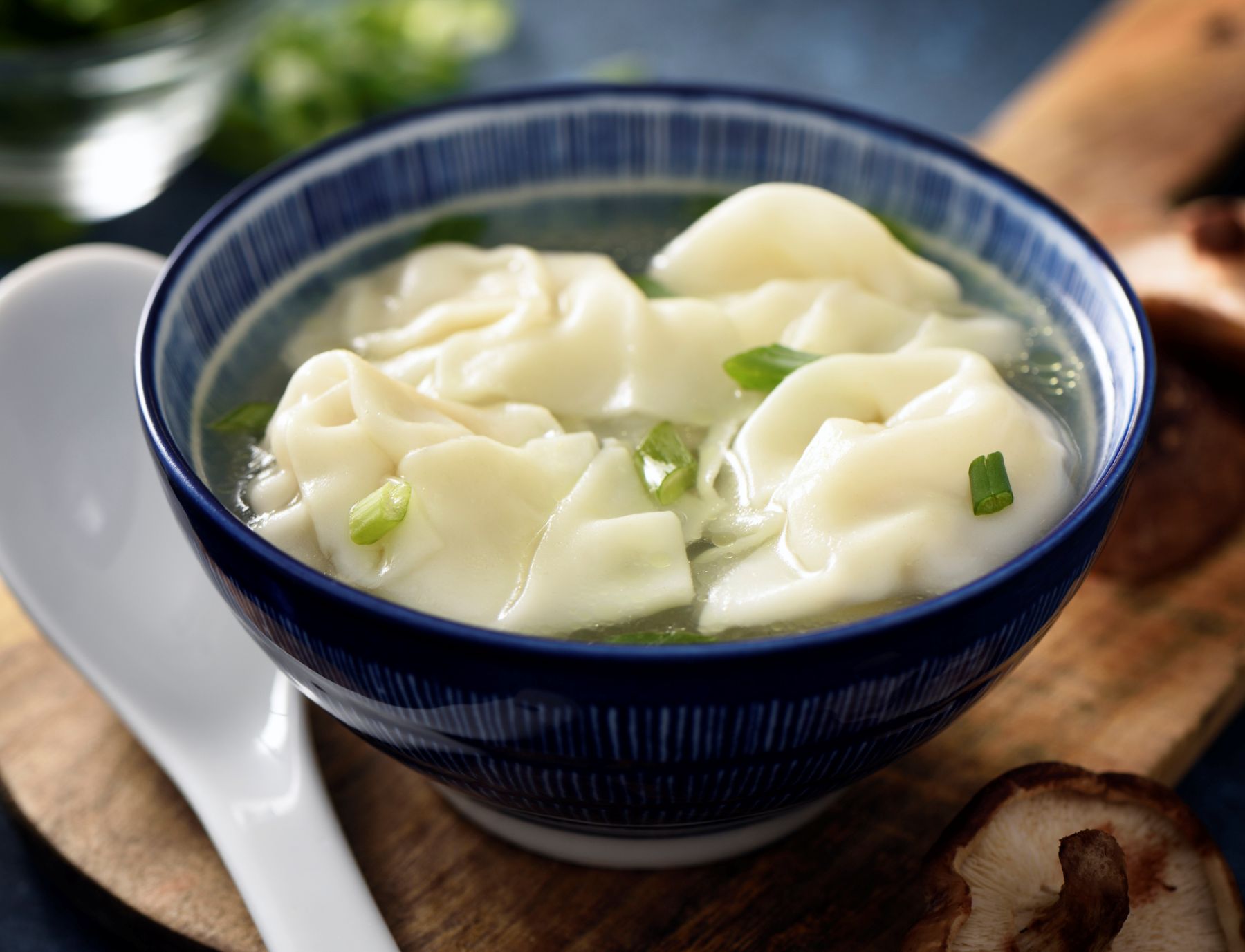 餅入りワンタンスープのイメージ