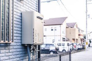 ガス給湯器の水漏れは放置NG！リスクや原因、対処法を解説