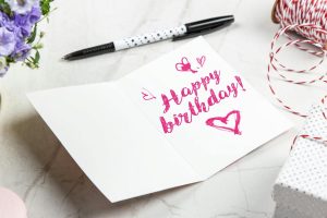 【相手別】誕生日メッセージの例文100選！心に響く言葉の送り方を紹介
