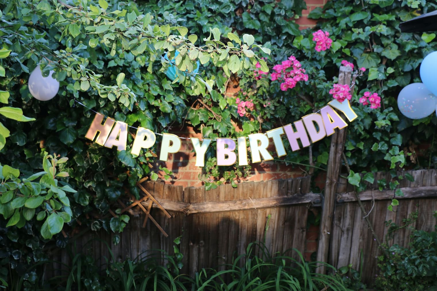 誕生日を祝うイメージ写真