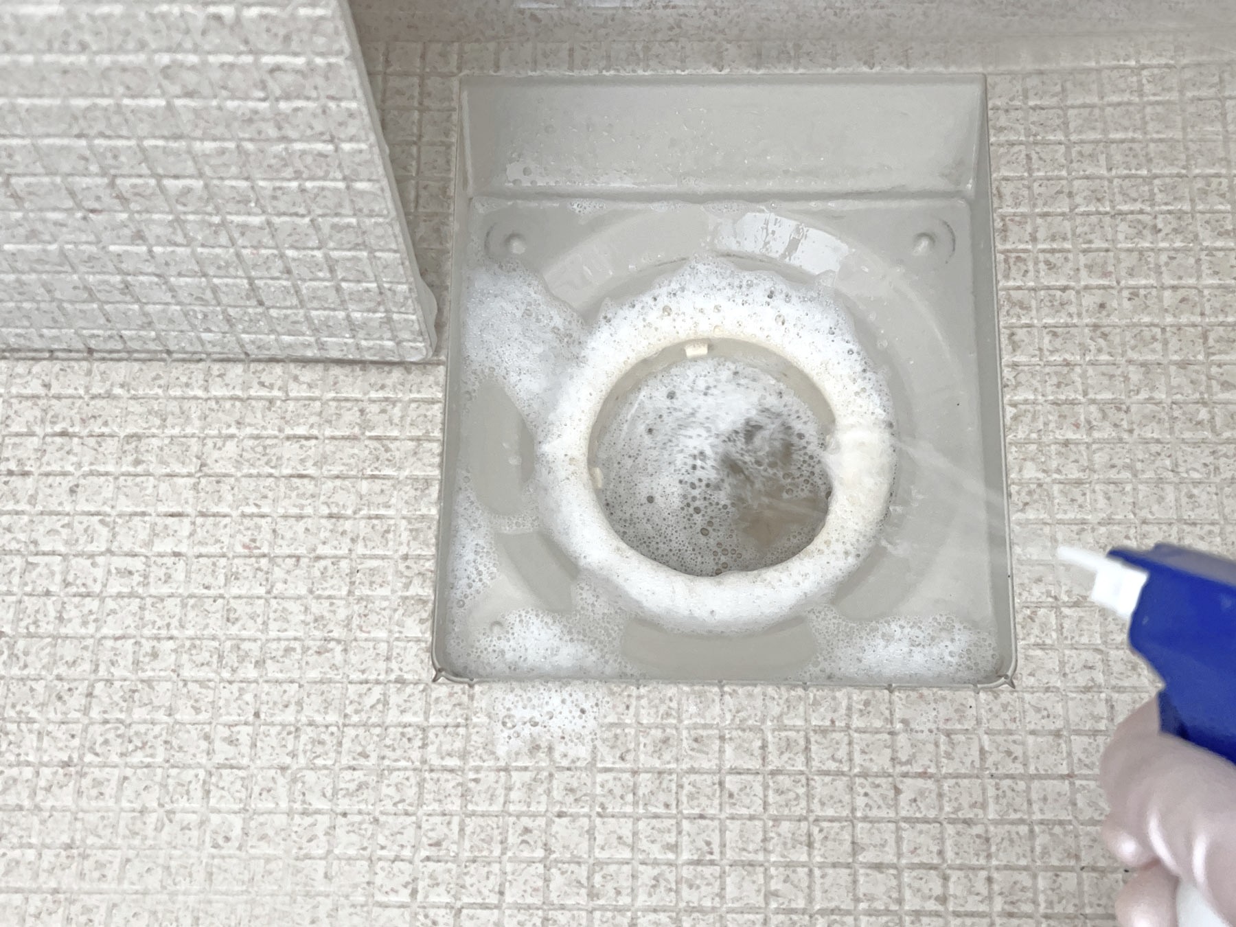 bathroom-drain-cleaning-eye.jpg
