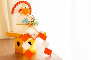 【図解】鏡餅の正しい飾り方を解説！お供えのNG行為やおすすめの食べ方