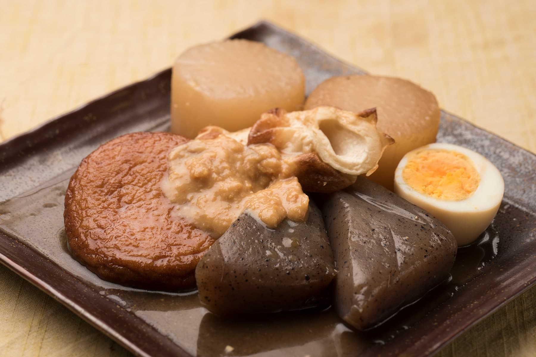 青森：生姜味噌をかけて食べる