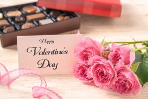【例文50選】バレンタインメッセージの書き方！関係性別の嬉しい一言や英語訳
