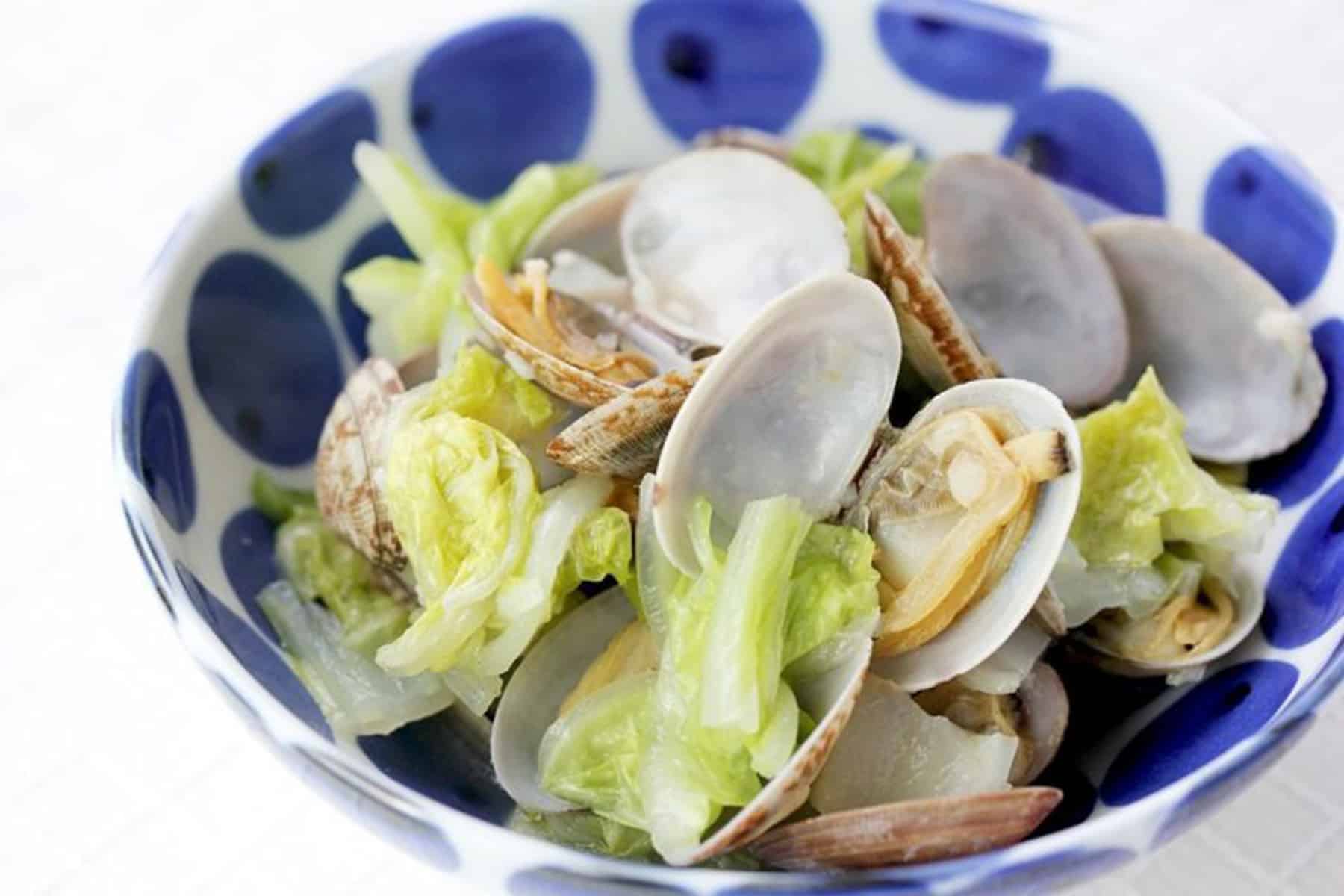 あさりと白菜の白ワイン蒸し