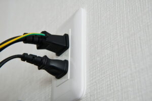 【電気工事士監修】家電のアース線とは？コンセントへのつなぎ方も解説