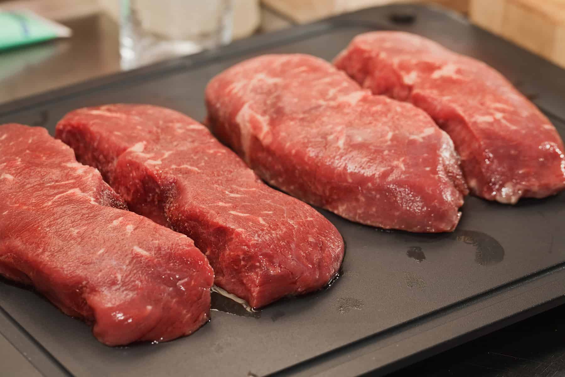 冷凍肉は常温で解凍しない