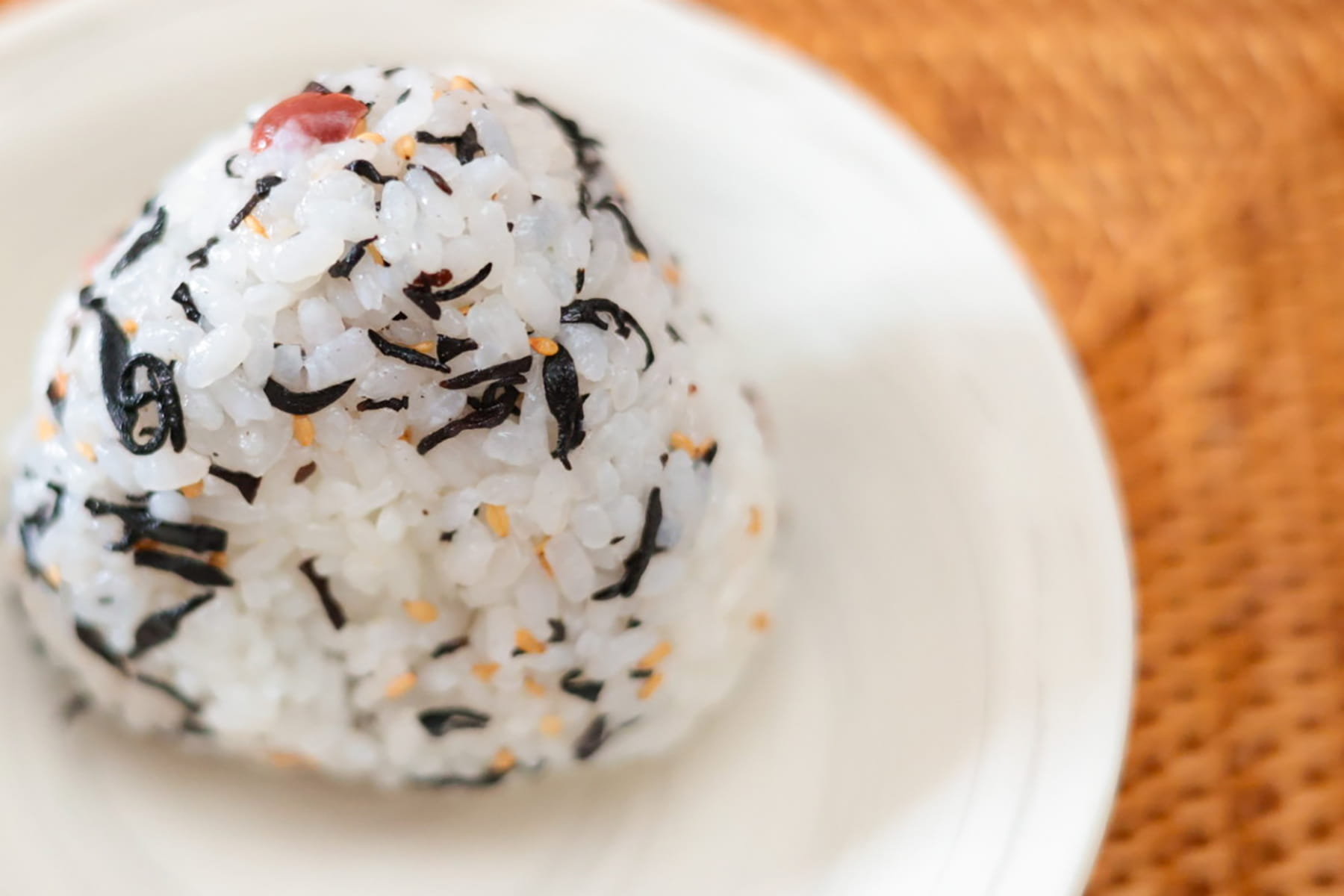 おにぎりの具材組み合わせランキング第5位:梅×ひじき