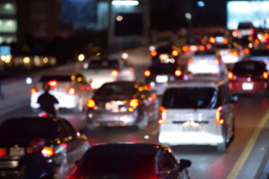 【2026】お盆休みの帰省ラッシュはいつ？回避術や年間の混雑予想も