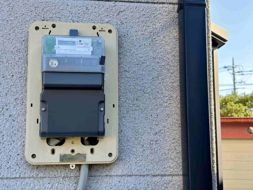外壁に設置されたスマートメーター